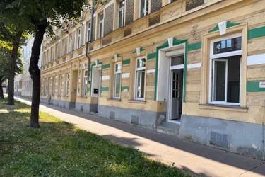 NEBEN ALLIANZ-STADION: Neu sanierte Geschäftsfläche für CAFE`/KONDITOREI MIT GASTGARTEN/BÜRO-GEMEINSCHAFT/GEMEINSCHAFTSPRAXIS/KINDERGARTEN etc.