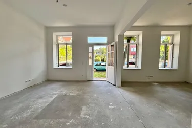 NÄHE ALLIANZ-STADION: Schöne Geschäftsfläche für Cafè, Shop, Tanzstudio, Büro - komplett neu saniert!