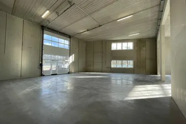 SOFORTBEZUG! Betriebs-/Produktions- oder Lagerhalle mit ca. 329 m² Fläche in Buchkirchen bei Wels zu vermieten (Top 17)
