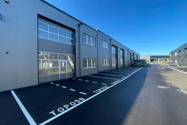 SOFORTBEZUG! Betriebs-/ Produktions- oder Lagerhallen von 44 - 224 m² Fläche im Business Park Regau , 1A-Lage, Nähe A1 Westautobahn (Top 05b)