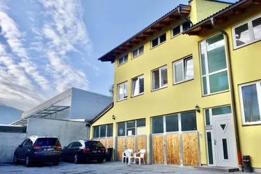3 Zimmer I Büroräumlichkeiten