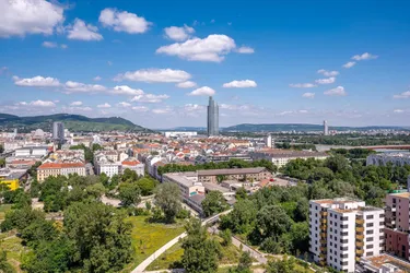 JETZT EIGENTUM! Familienwohnung mitten im Zweiten mit unverbaubarem Weitblick! (T184)