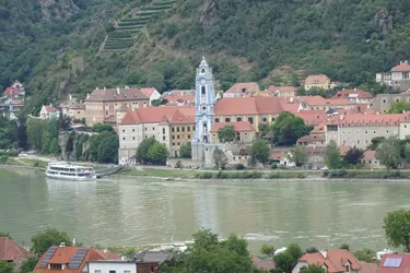 Wachau : Einzigartiger Garten in Rossatz ! Blick auf Donau, Dürnstein, blauer Turm, Rossatz etc.