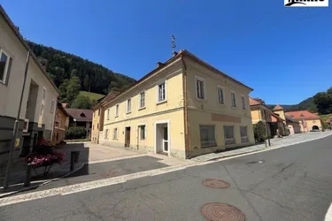 Historisches Zinshaus mit Entwicklungspotenzial im Herzen von Hüttenberg