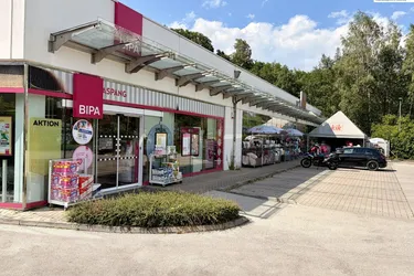 Geschäftslokal mit großem Parkplatz in Aspang Markt zu vermieten