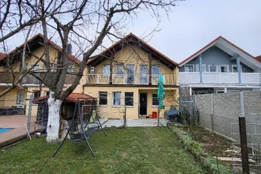 Expose Schickes ReihenhausHaus mit Garten und 2 Stellplätze ( bezugsfertig )