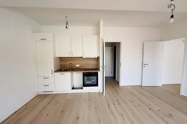 ***Ruheoase im Zentrum: Premium Wohnung mit Blick ins Grüne***