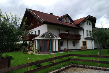 Expose Große Wohnung in Lechaschau mit Wintergarten und Gartenanteil