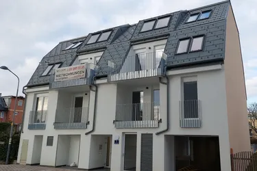 2 Zimmer Wohnung mit Balkon - unbefristeter Mietvertrag 