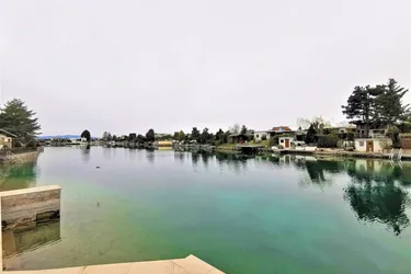 Einzigartige Rarität!!! Wohnen am Badesee mit bester Trinkwasserqualität in absoluter Ruhelage