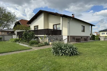 REDUZIERT! Ideales Wohnhaus mit großem sonnigen Grund für Sie und Ihre Familie!