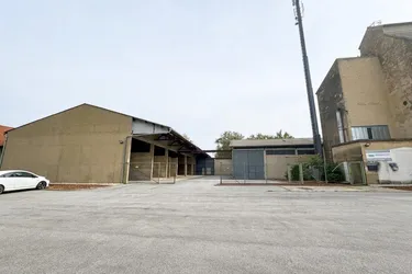 Großer Gewerbegrund mit Lagerhallen, Silos und vielseitigem Potenzial in Mönchhof