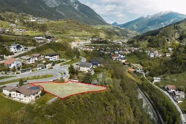 Baurechtsgrundstück in hochfrequentierter Lage am Eingang zum Paznauntal