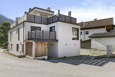 Zwei moderne Doppelhaushälften in Uderns – flexibel nutzbar als Wohn- oder Renditeobjekt