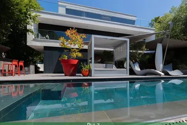 MODERNE, lichtdurchflutete DESIGNVILLA, in GRÜNRUHELAGE