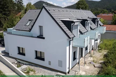 DACHGESCHOSSWOHNUNG in zentraler LAGE (Top2)