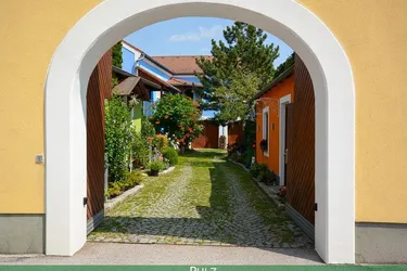 IDYLLISCHE LIEGENSCHAFT in ZENTRALER LAGE
