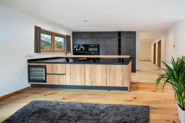 Luxuriöse Familiensuite auf zwei Etagen mit Wellnessbereich und Garten in St. Ulrich