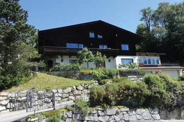 Expose Großzügiges ZWEITWOHNSITZ Wohnhaus mit drei Wohnungen am Sonnenhang