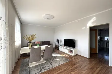 VOLKSBADGASSE | 3 Zimmer Wohnung mit Loggia | renoviert 2020 | zzgl. PKW-Stellplatz