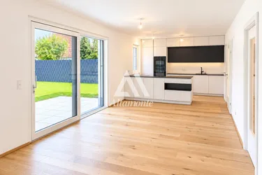 Wohnen am Wasser - 4 Zimmer, Großzügiger Garten &amp; zwei Terrassen !