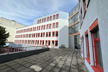+++ BÜROGEBÄUDE IN GUTER LAGE MIT PERFEKTER INFRASTRUKTUR ZU VERKAUFEN +++