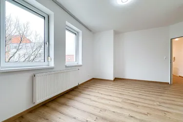 +++ GEMÜTLICHE 2,5 ZIMMER-WOHNUNG mit französischem Balkon nahe der Mur im Bezirk Lend +++