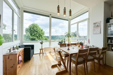 Vermietete 4-Zimmer-Wohnung mit Blick ins Grüne &amp; PKW-Stellplatz