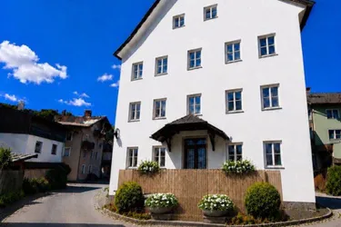 Anlagewohnung mit ev. Balkon* in wunderschönem Tirolerhaus