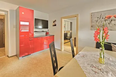 Helle 3-Zimmer-Wohnung mit Balkon und Bergblick