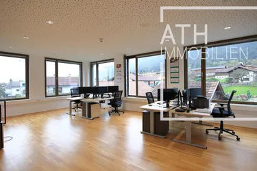 Lichtdurchflutetes Büro im hochwertigen Neubau in Sistrans