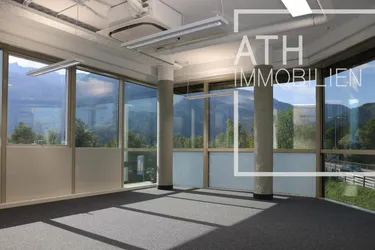 Modern saniertes Büro in Bestlage mit Parkplätzen