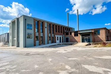 NEU! ERSTBEZUG! Flexibel zu gestaltendes Büro/Praxis in ehemaliger Fabrik zu vermieten! 3,8 Meter hohe Decken!