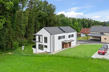 Neues Doppelhaus mit Garten und Terrasse in Hitzendorf