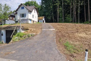 Ausbaufähiges Haus in sehr ruhiger Aussichtslage