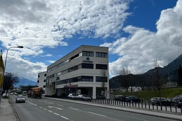 Büro in Toplage, mit sehr guter Infrastruktur zu vermieten. Gute Autobahnanbindung.
