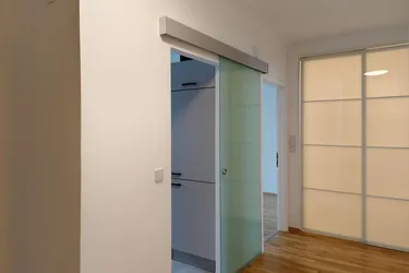 Sonnwendviertel! Helle, vollrenovierte 2-Zimmer Wohnung!