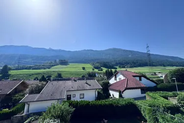 Renovierungsbedürftige 3 Zimmer Wohnung mit Weitblick in Sonnen - und Ruhelage in Sistrans