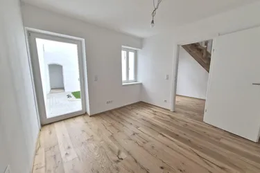 Erstbezug - 70m2 neusanierte Altbauwohnung mit eigenem Garten