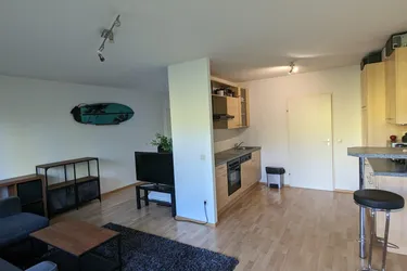 Modernes Apartment mit Loggia in Ruhelage