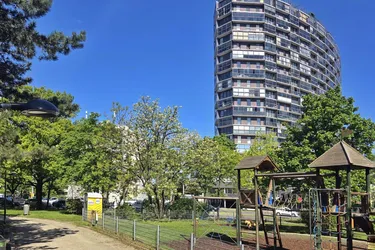Lifestyle Appartement im Hochhaus mit atemberaubendem Panoramablick auf Stephansdom !!!