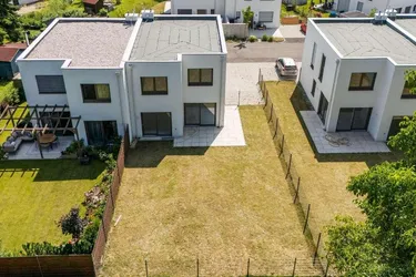 EINFAMILIENHÄUSER IN MASSIVBAUWEISE - MIT GARTEN, KELLER &amp; EIGENGRUND