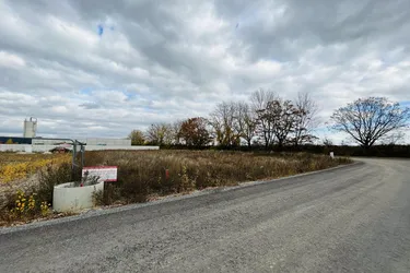 Expose 2.000m2 Gewerbegrundstück in Unterwaltersdorf zu mieten
