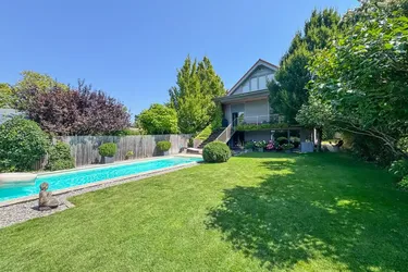 Einfamilienhaus mit Pool, Sauna &amp; Wohnkeller auf Eigengrund in Toplage von Baden bei Wien