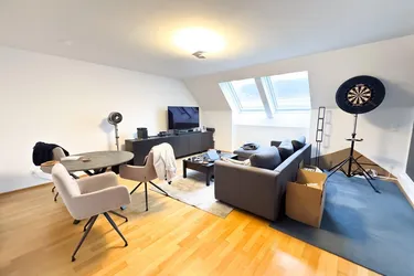 87 m2 Dachgeschoss Maisonette mit 8,74 m2 Terrasse, 4,19 m2 Loggia und Garagenplatz! Nähe Westbahnhof / Burggasse Stadthalle U6
