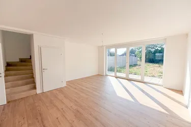 LETZTES HAUS! Haus mit 206 m2 Garten und 2 Parkplätzen vor der Tür in Pottendorf-Landegg Nähe Bahnhof!