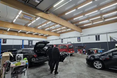 Superädifikat-Renditeobjekt auf Pachtgrund mit 8% Netto-Rendite und 4 Gebäude (Halle, Büros, Autowerkstatt und Lackierbox) - NFL: 1305m² - unbefristete Mietverträge!