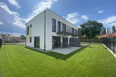 Erstbezug: schlüsselfertige oder belagsfertige Doppelhaushälfte mit Garten, Terrasse, Balkon und 4 Zimmern in Pottendorf!