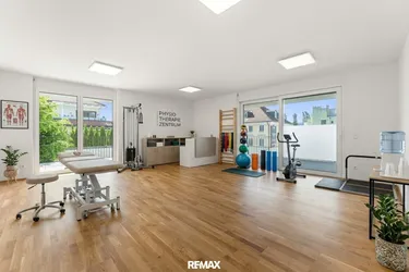 Moderne, barrierefreie Praxisfläche mit großzügiger Terrasse: Erstbezug im Zentrum von Krumpendorf am Wörthersee