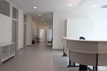"Ihre Chance in Wolfsberg: Gemeinschaftspraxis (Wahlärzte) mit 233 m² – Nur noch 2 exklusive Räume frei"